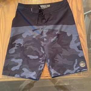 O’Neill boardshorts size 25